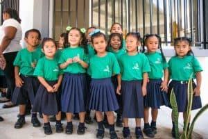 Niños en uniforme