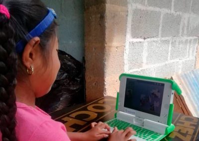 “Una Computadora por Niño,” fortaleciendo la calidad educativa