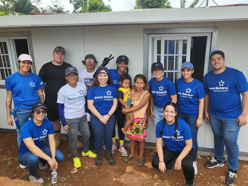 Vecinos en Acción y TECHO Panamá construyen 4 casas